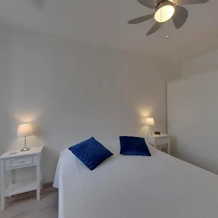 3 Pieces Avec Parking Et Balcon A 900m Du Centre - - Fr-1-706-3 * Chatelaillon-Plage