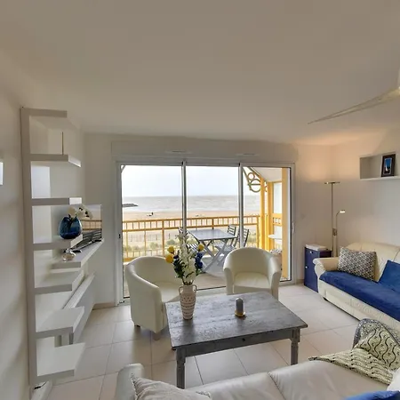 3 Pieces Avec Parking Et Balcon A 900m Du Centre - - Fr-1-706-3 *